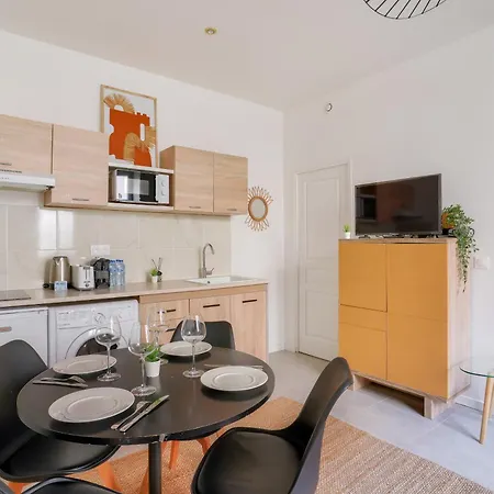 2 Bedrooms Apartment In The 15Th District Parijs Buitenkant foto