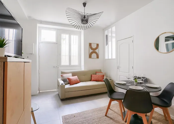2 Bedrooms Apartment In The 15Th District